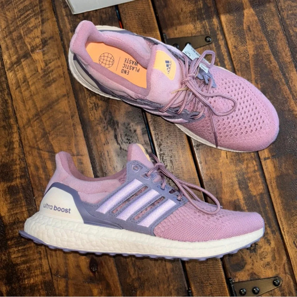 Adidas Ultraboost NIB - Picture 3 of 9